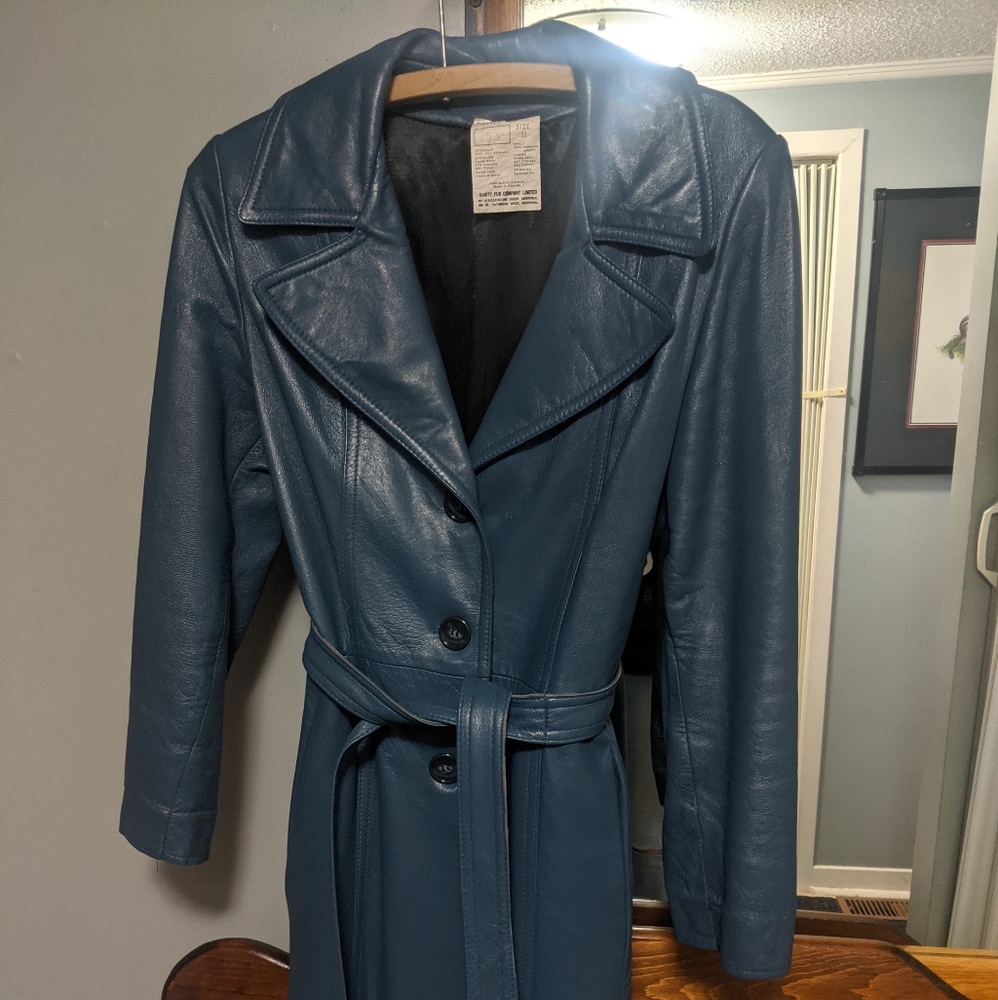Vintage blue 💯 leather trench